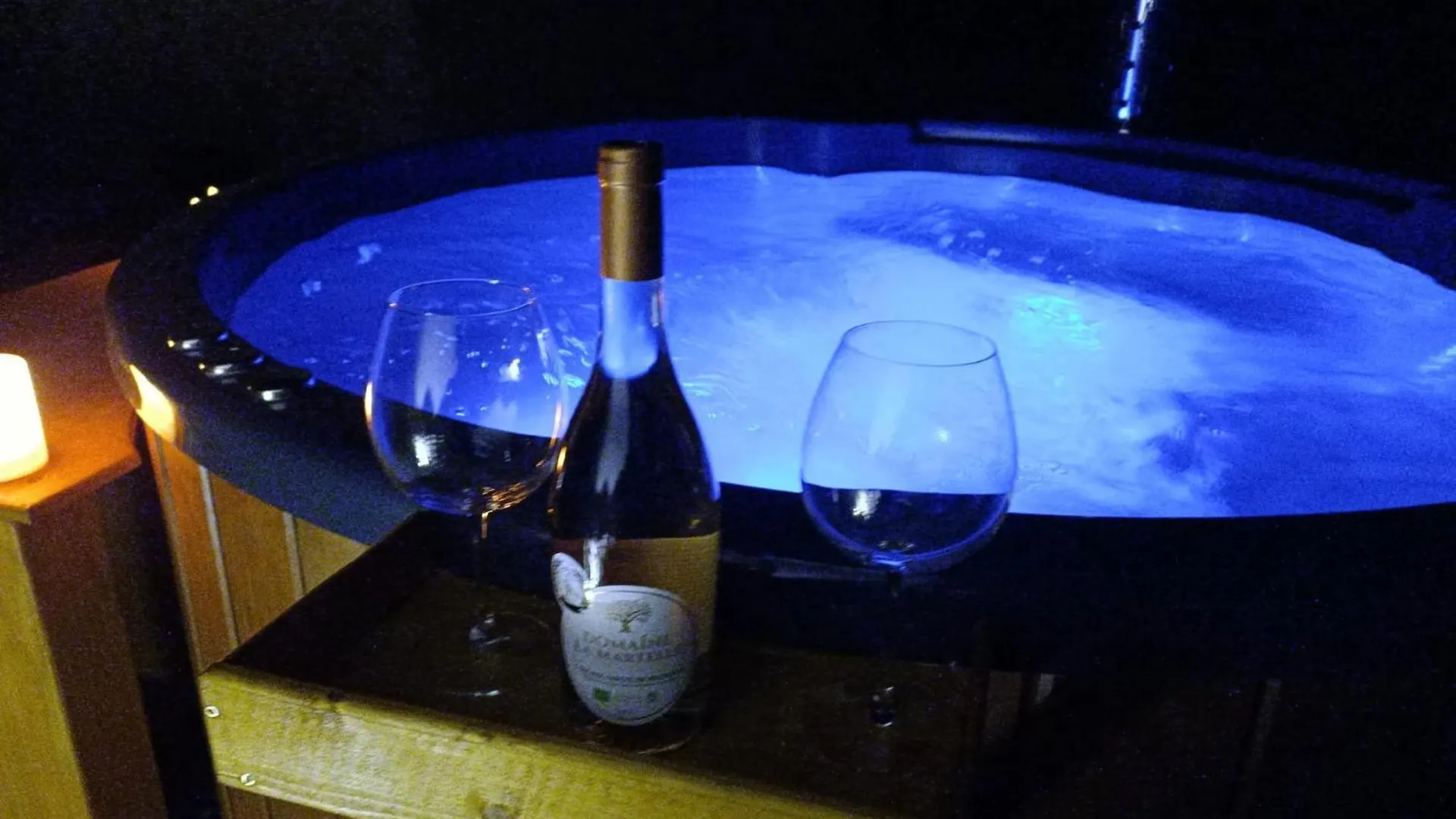 Le Grand Castillon - Gite Peche Avec 2 Etangs Prives, Foret Et Jacuzzi Castelnau-dʼAuzan 0*,  Francia